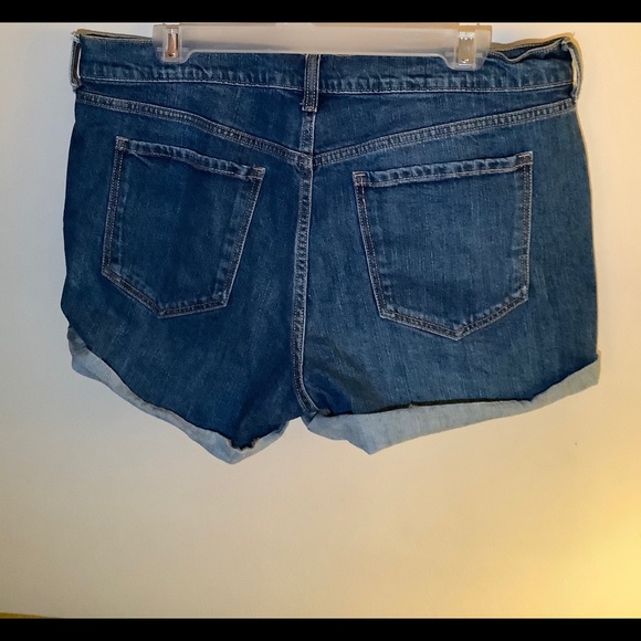 OLD NAVY JEAN SHORTS - Picture 2 of 2